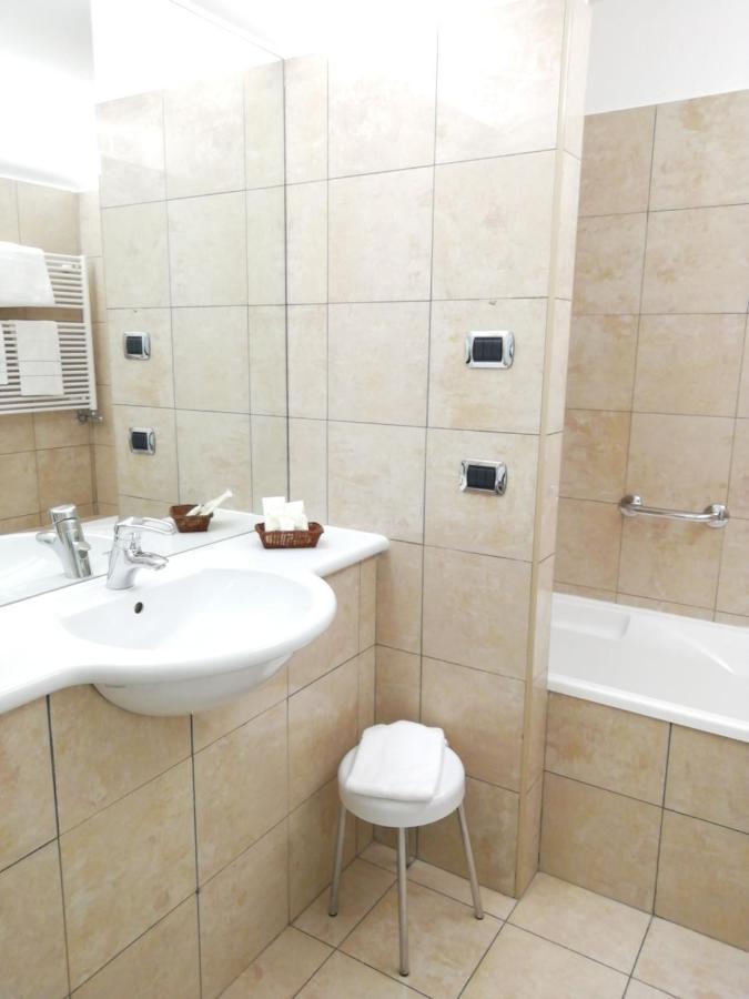 Delta Hotel Apartments Сан-Донато-Миланезе Экстерьер фото